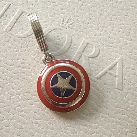 Pandora Marvel The Avengers Captain America Shield Dangle Charm - Picture 2 of 8